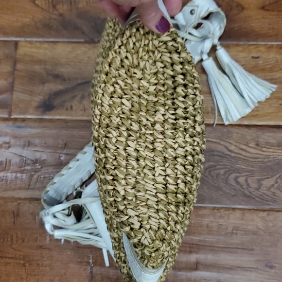 White Faux Leather & Straw Boho Shoulder Bag - Picture 13 of 15